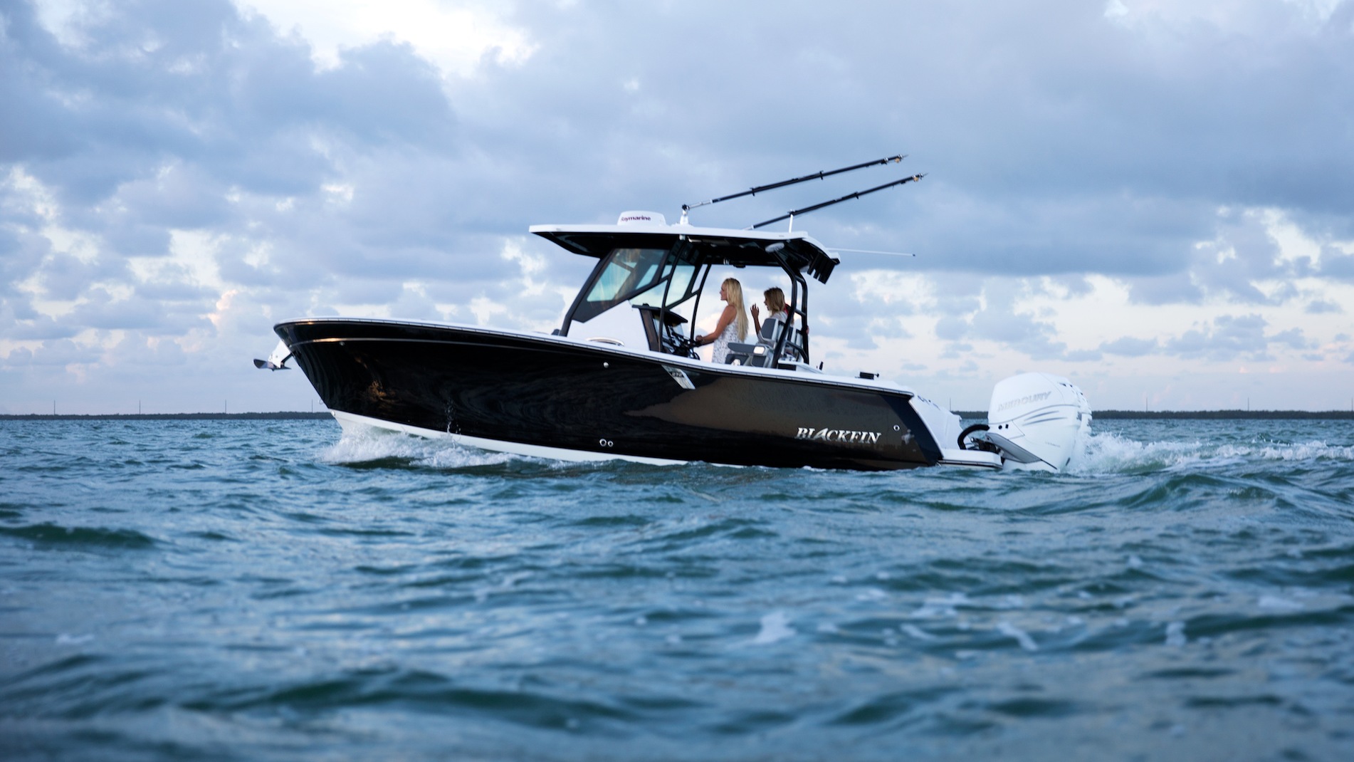 3 Reasons to Buy The Blackfin 272CC | Blackfin Boats