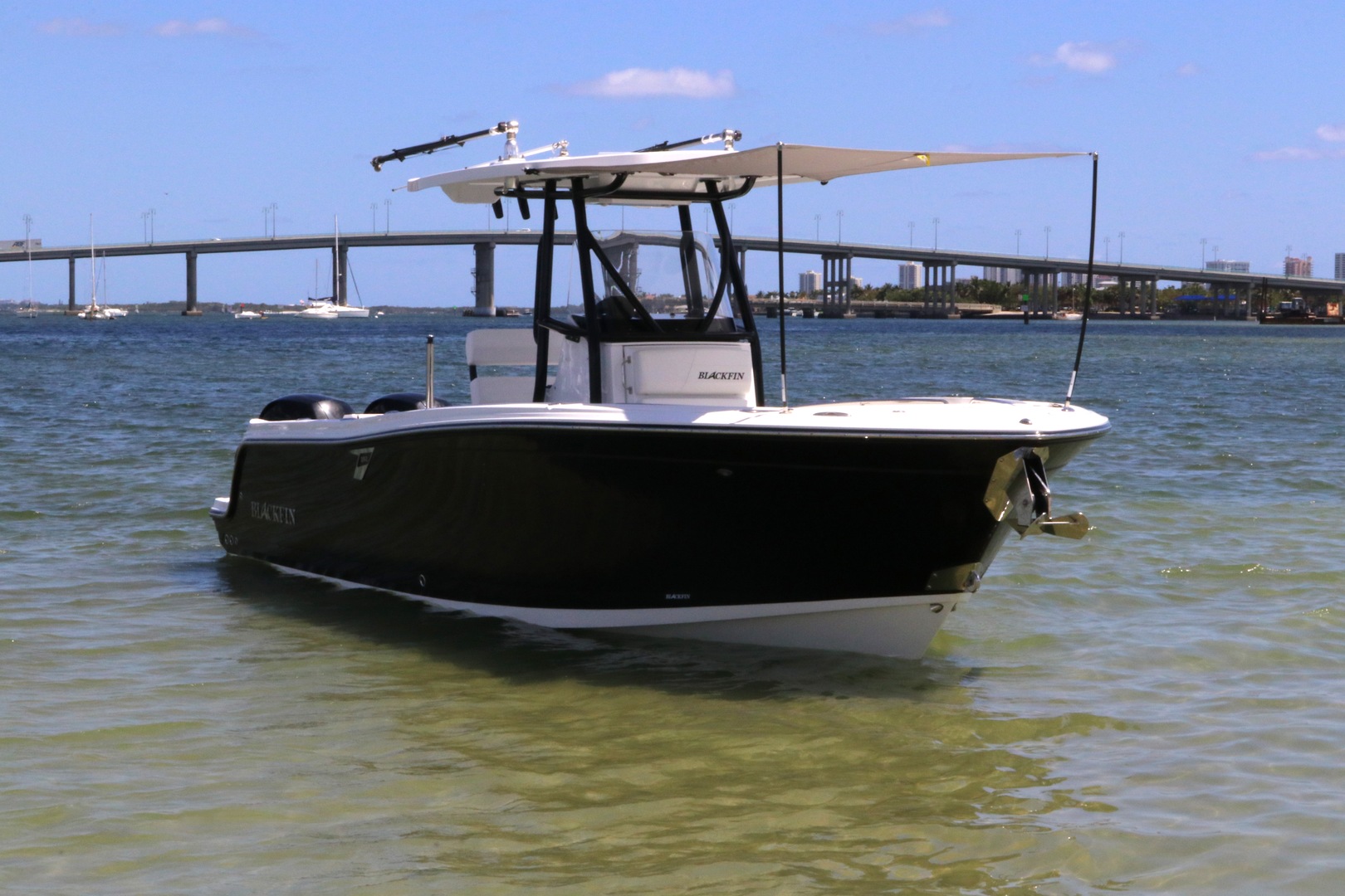 252CC 2023 | Blackfin Boats